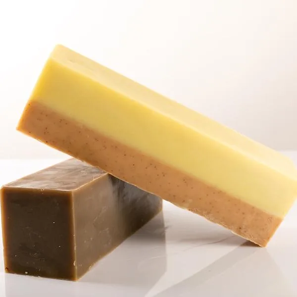 סבונים טבעיים במגוון ריחות וצבעים. הכל משמנים ומחומרים טבעיים. ללא SLS